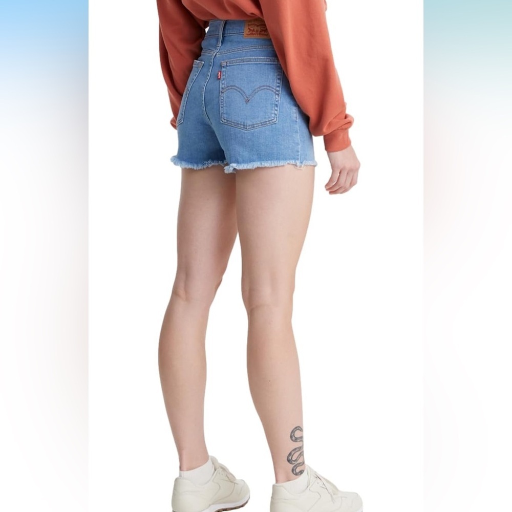 Levi’s high rise shorts Size 24 Medium Light Wash